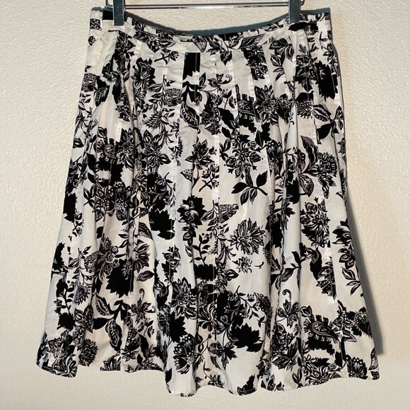 Talbots size‎ 12, black & white floral, A-Line pleated skirt - Picture 3 of 7